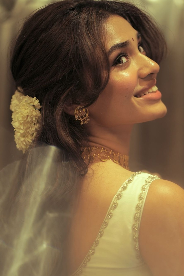 Krithi-Shetty-4.jpg 5
