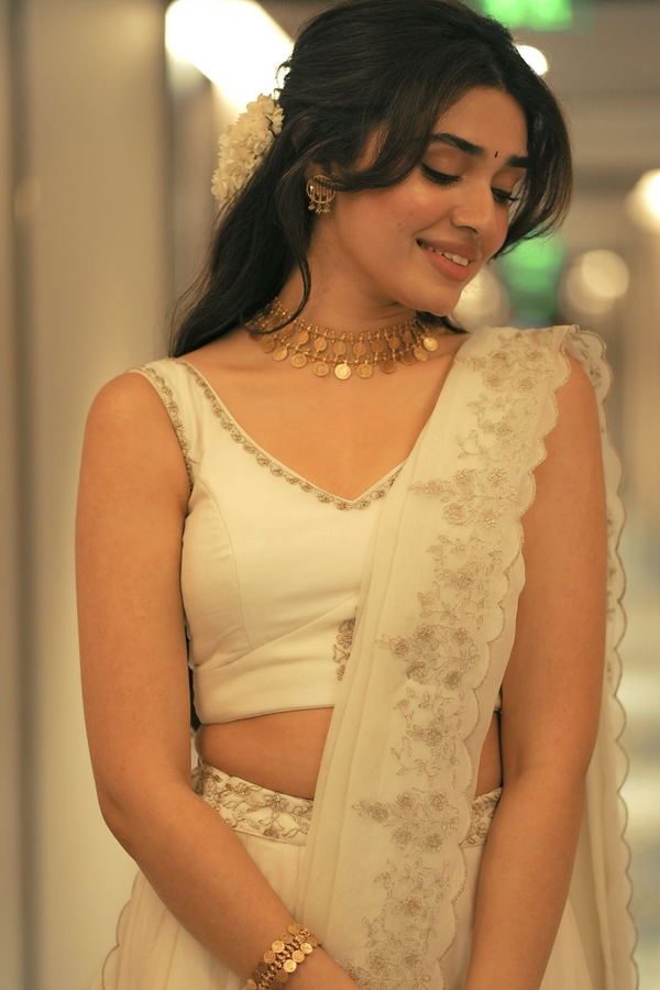 Krithi-Shetty-5.jpg 6