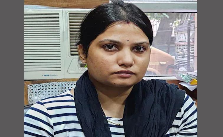 Lady-Don-Behind-Noida-Assas.jpg