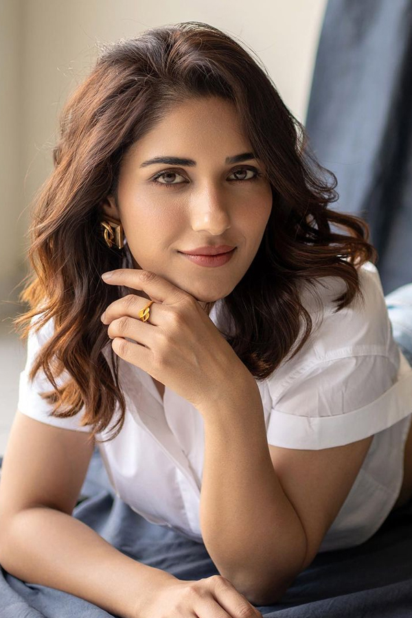 Ruhani-Sharma-19.jpg 20
