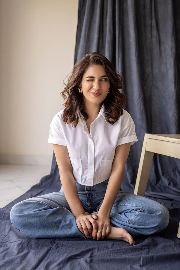 Ruhani-Sharma-20.jpg 21