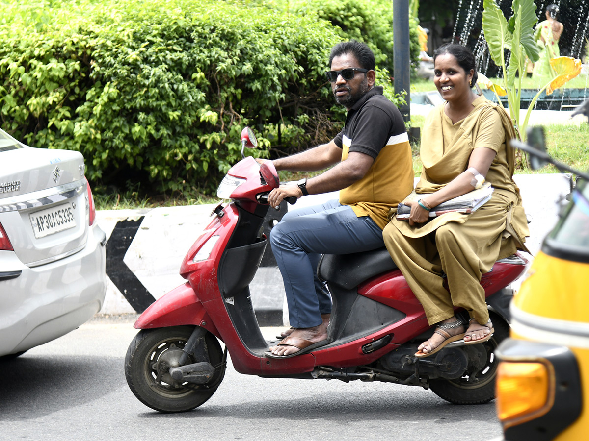 Visakhapatnam_20Strict_20Helmet_20Regulations_20Photos_2.jpg 2