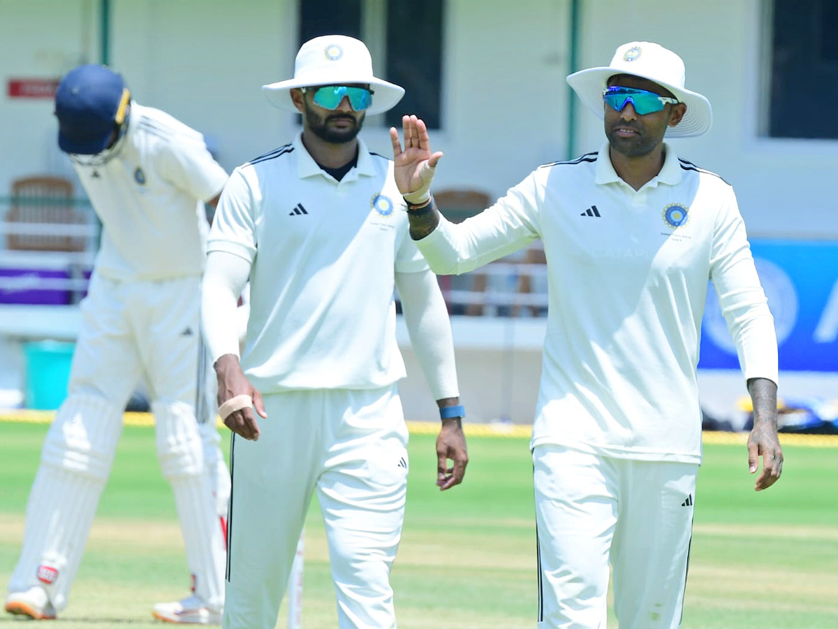DT_202024_20Suryakumar_20Yadav_20Fail_20To_20Impress_20In_20Redball_20Return_20Photos_20_281_29.jpg 1