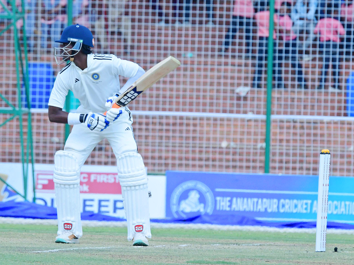 DT_202024_20Suryakumar_20Yadav_20Fail_20To_20Impress_20In_20Redball_20Return_20Photos_20_285_29.jpg 5