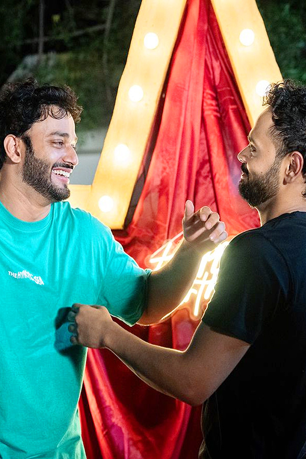 Stars_20Attend_20Youtuber_20Nikhil_20Birthday_20Celebrations_20Photos_20_2820_29.jpg 21