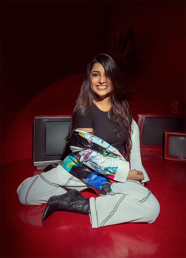 actress_20meera_20jasmine_20new_20look_20photos_5.jpg 5