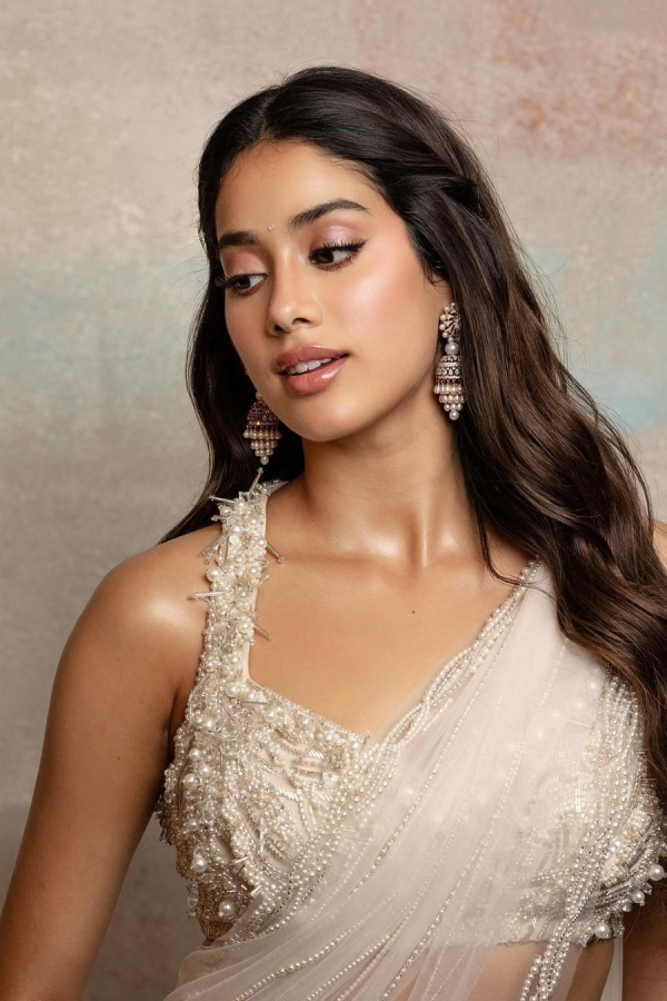 Janhvi-Kapoor-3.jpg 4