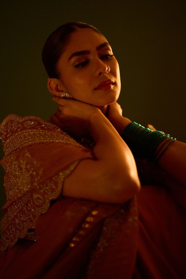 Mrunal-Thakur-1.jpg 2