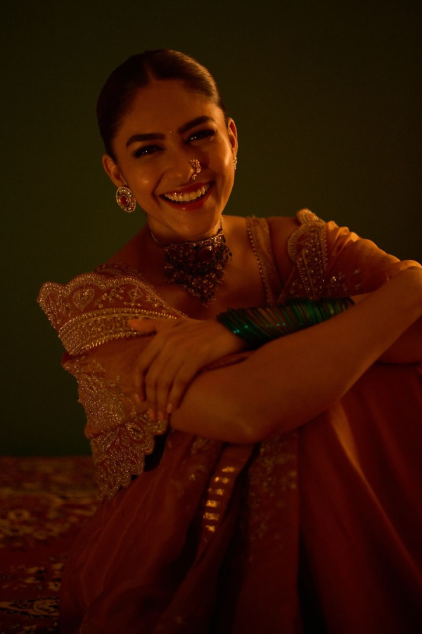 Mrunal-Thakur-5.jpg 6