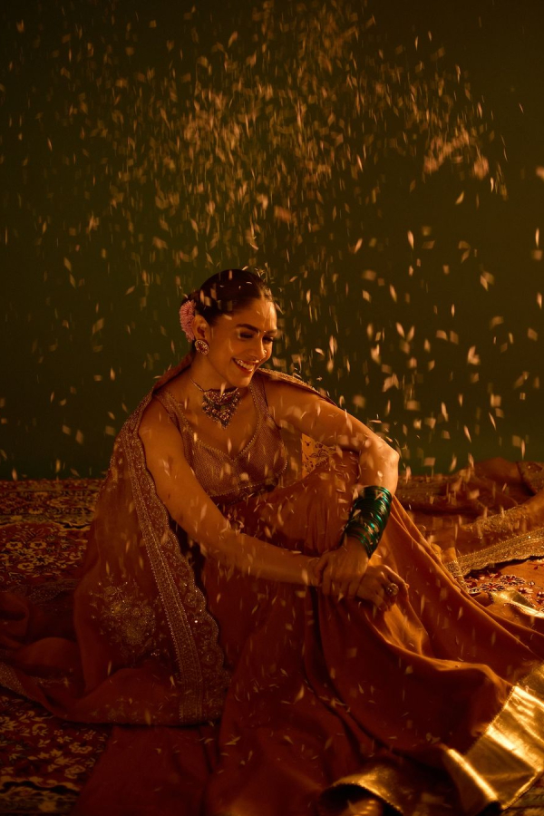 Mrunal-Thakur-8.jpg 9