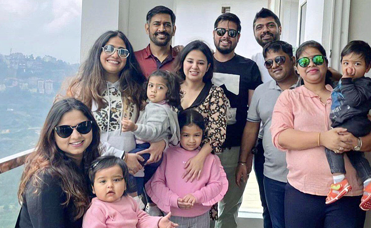 Ms_20Dhoni_20Daughter_20Ziva_20School_20Fees_20Rupes._20_286_29.jpg 7