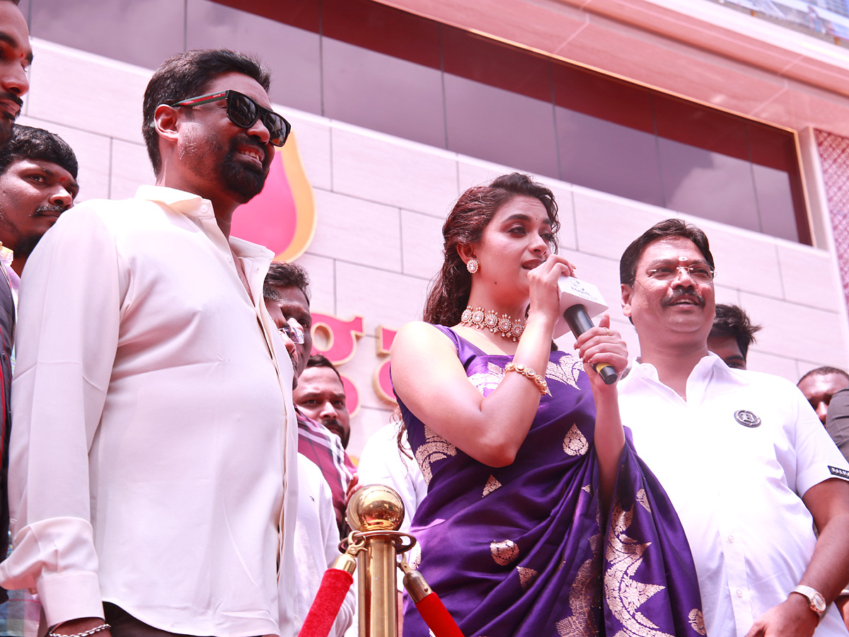 Actress_20Keerthi_20Suresh_20Saree_20Photos_20Goes_20Viral_20_2810_29.jpg 11