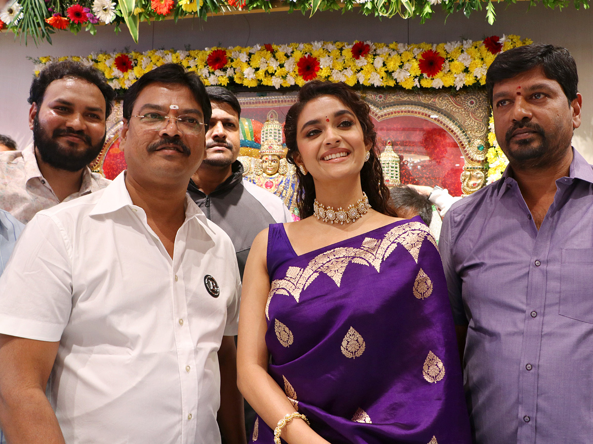 Actress_20Keerthi_20Suresh_20Saree_20Photos_20Goes_20Viral_20_284_29.jpg 5