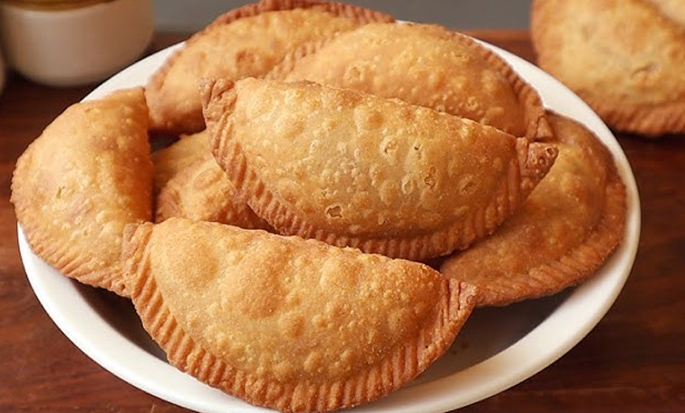 Kajjikayalu_20recipe-Dussehra.jpg