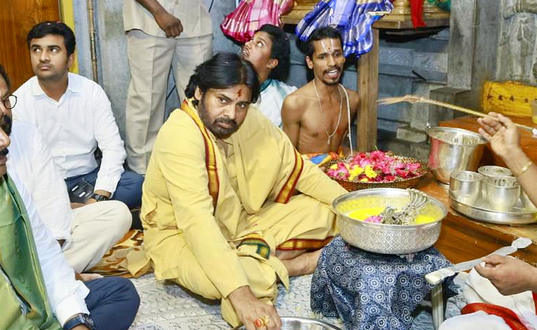 Pawan-Kalyan-Over-Deeksha.jpg