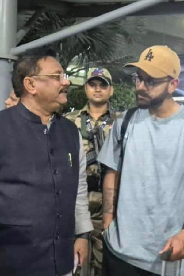 Virat_20Kohli_20and_20Gautam_20Gambhir_20clicked_20with_20BJP_20leader_20Mithilesh_20Kumar_20Katheria_20at_20Delhi_20airport_20Photos_20_282_29.jpg 3