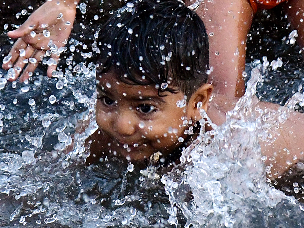 happy_20sunday_20in_20Visakhapatnam_20Beach_17.jpg 17