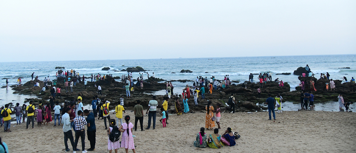 happy_20sunday_20in_20Visakhapatnam_20Beach_3.jpg 3
