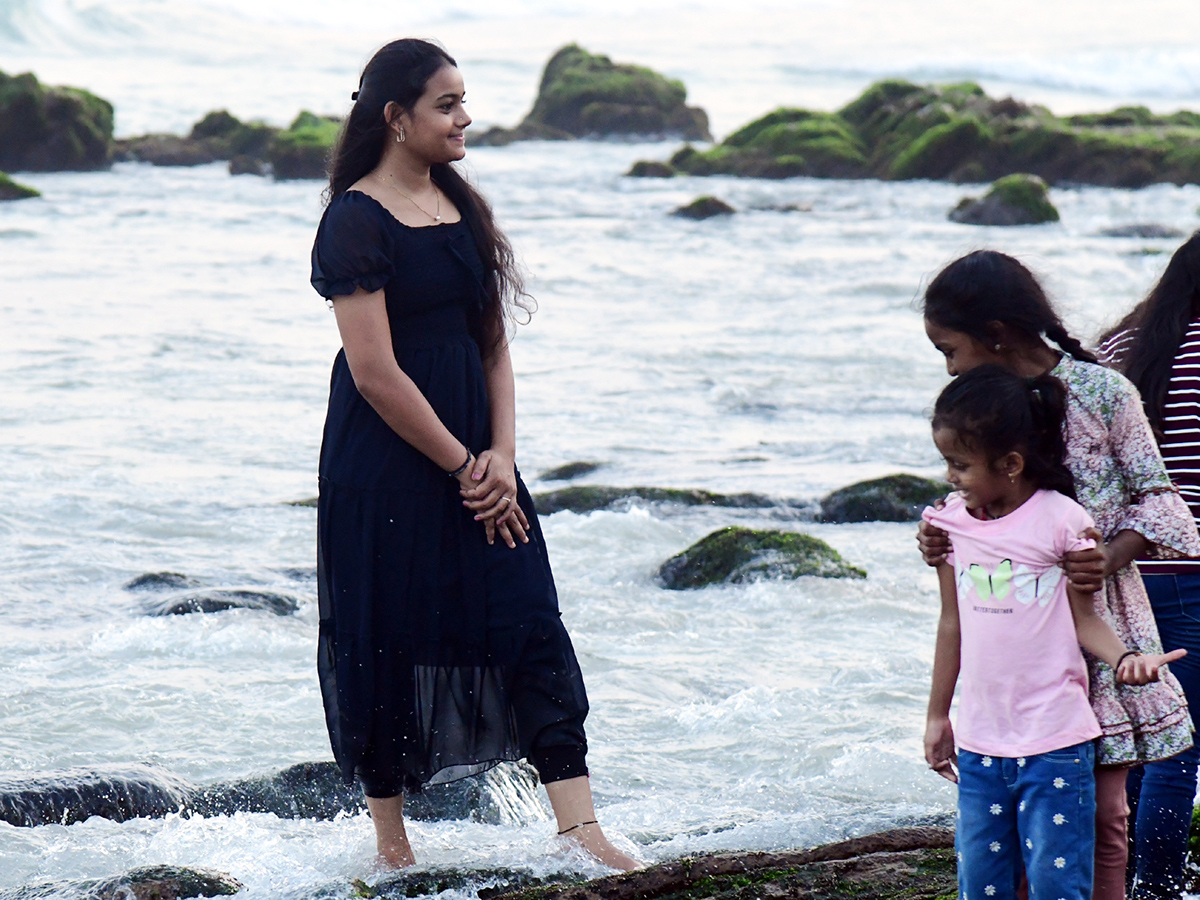 happy_20sunday_20in_20Visakhapatnam_20Beach_6.jpg 6