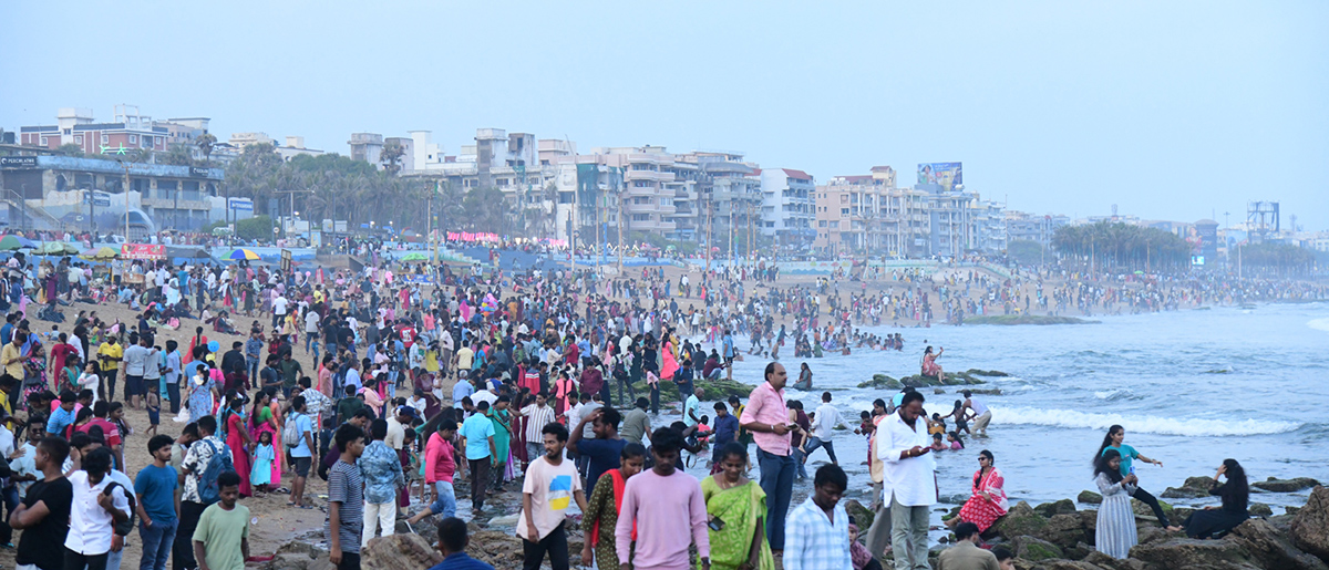 happy_20sunday_20in_20Visakhapatnam_20Beach_8.jpg 8
