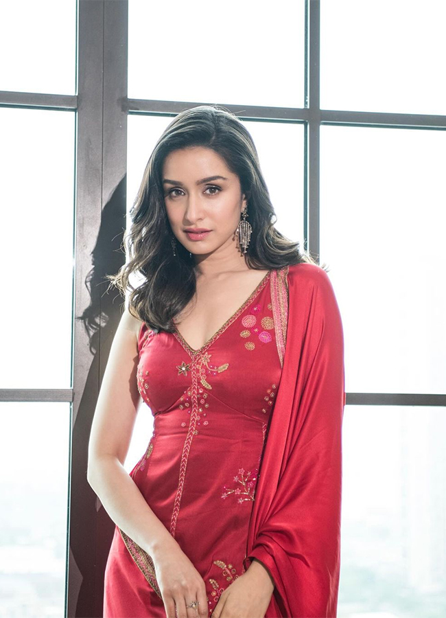 Actress_20Shraddha_20Kapoor_20Hot_20Photos_12.jpg 12