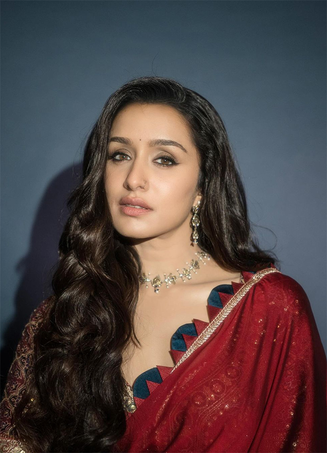 Actress_20Shraddha_20Kapoor_20Hot_20Photos_13.jpg 13