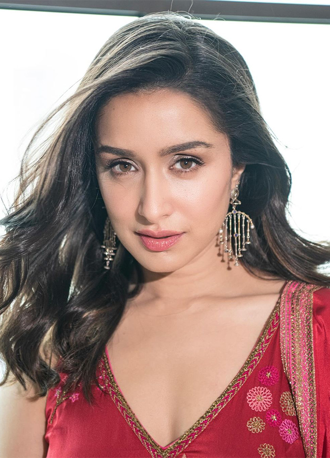 Actress_20Shraddha_20Kapoor_20Hot_20Photos_4.jpg 4