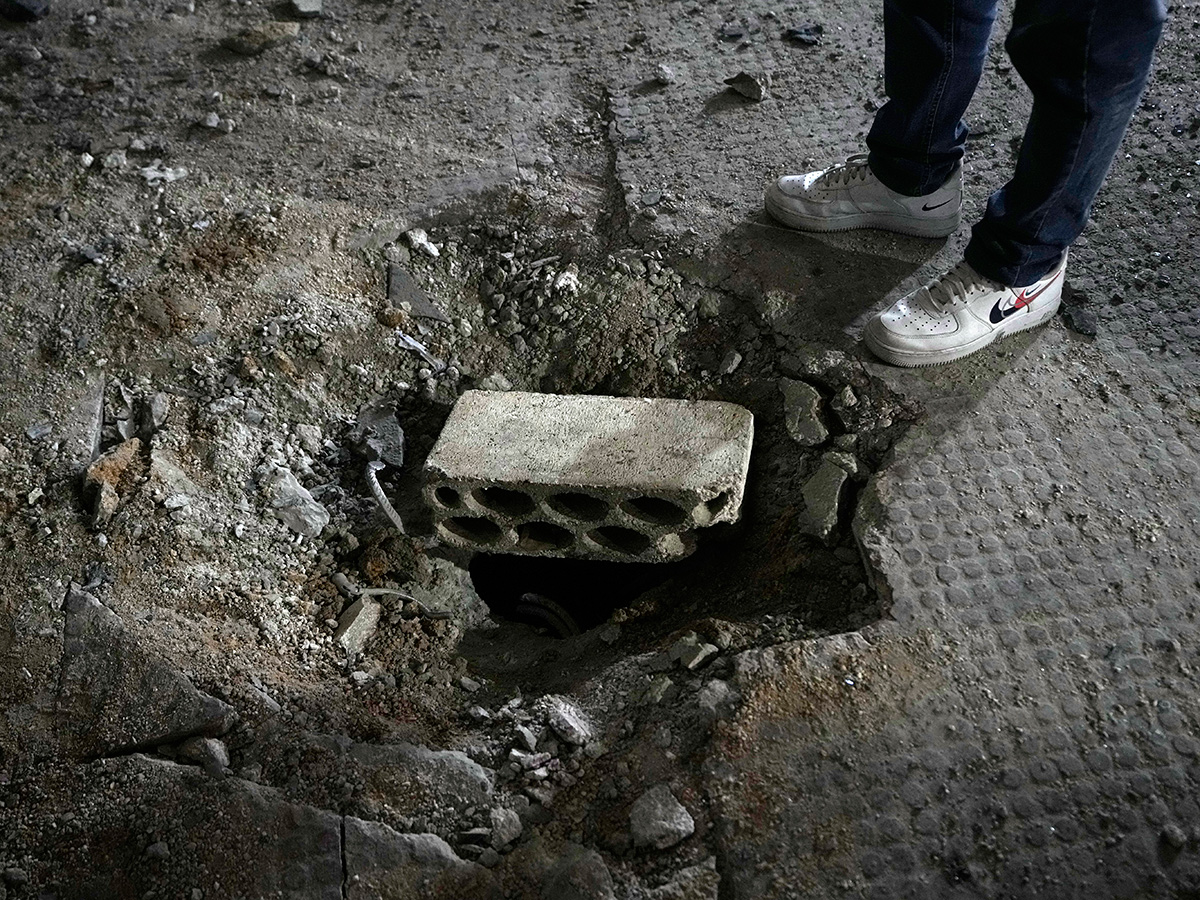 Israeli_20airstrike_20in_20the_20southern_20village_20of_20Lebanon_29.jpg 25