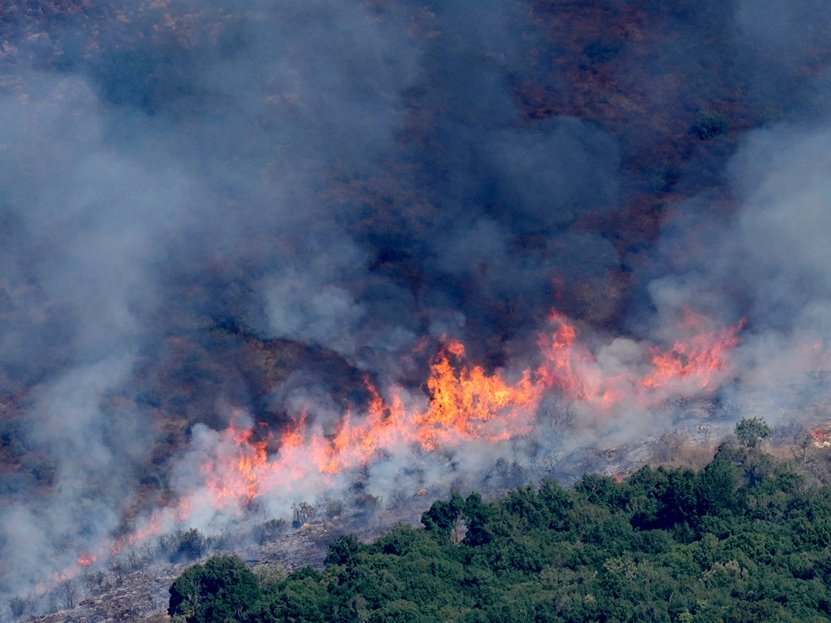 Israeli_20airstrike_20in_20the_20southern_20village_20of_20Lebanon_3.jpg 3