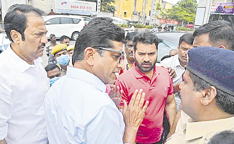gopinadhu.jpg