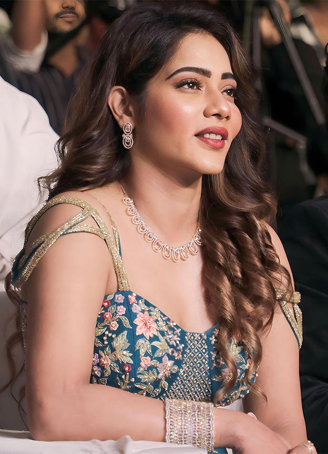 Actress_20Mitraaw_20Sharma_20On_20Trending_20Now_2.jpg 2