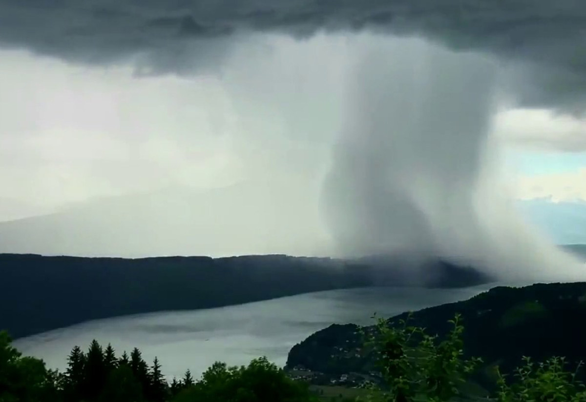CloudBurst.jpg 4