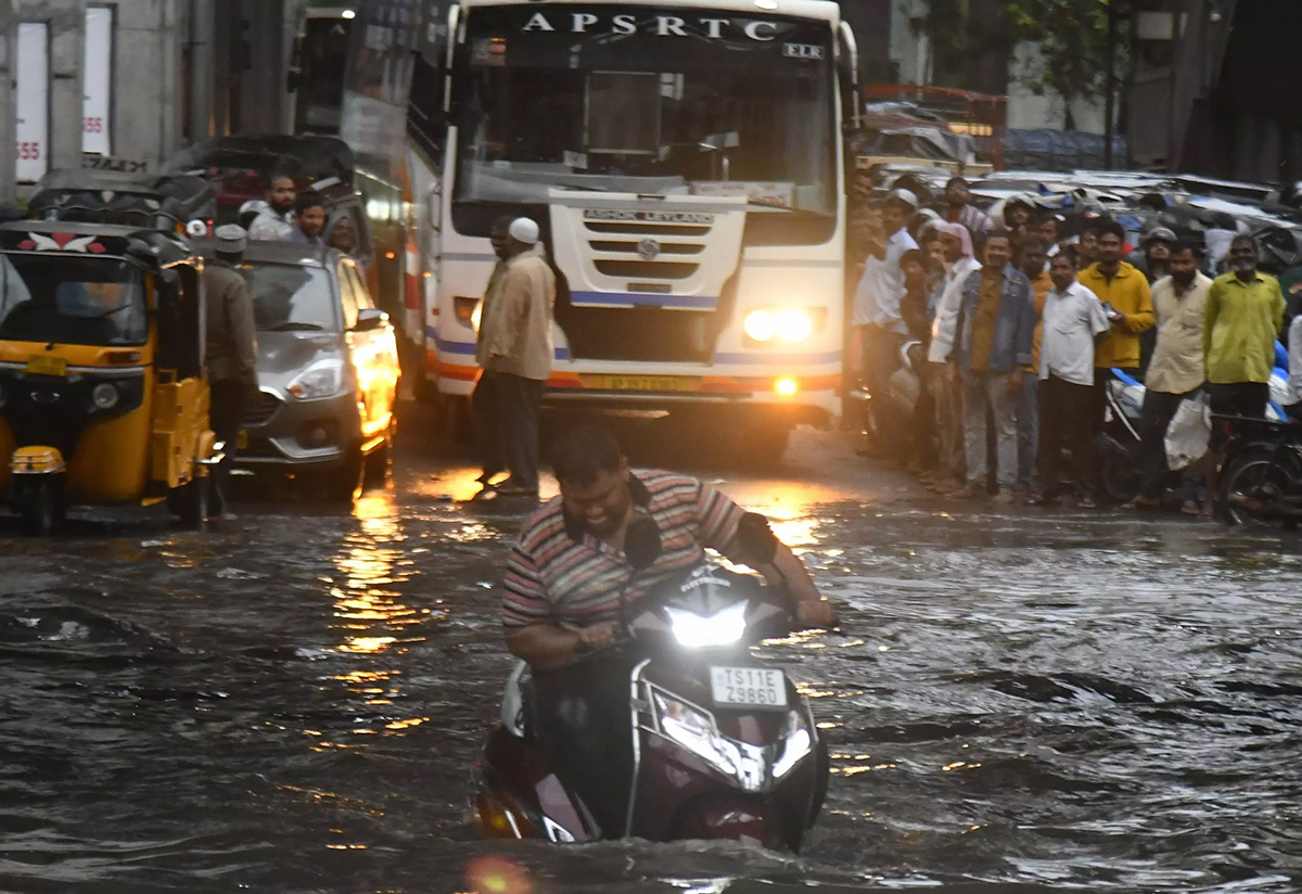 HYD_Cloudburst.jpg 14