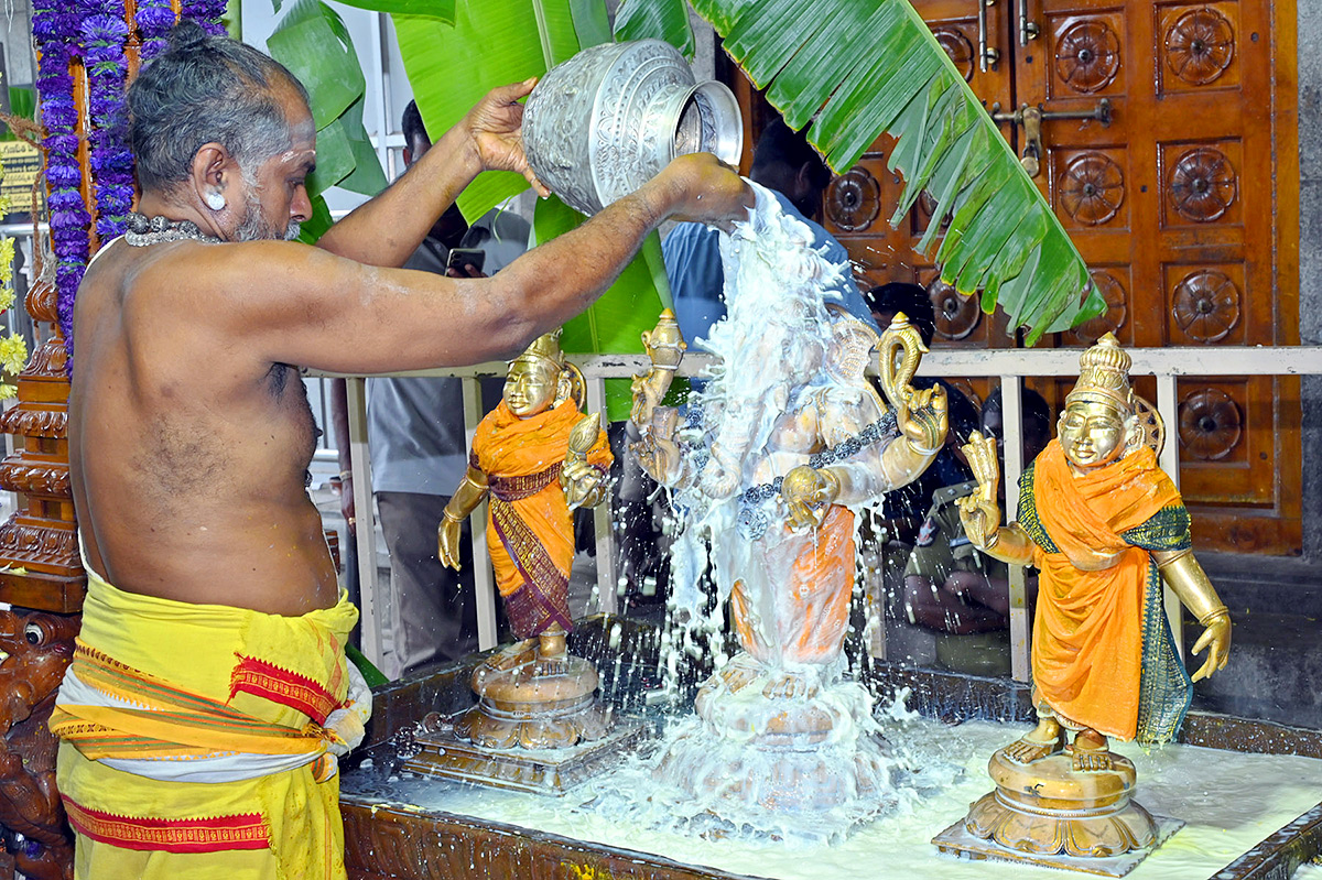 Kanipakam_20Srivarasiddhi_20Vinayaka_20Brahmotsavam_20Photos_3.jpg 3