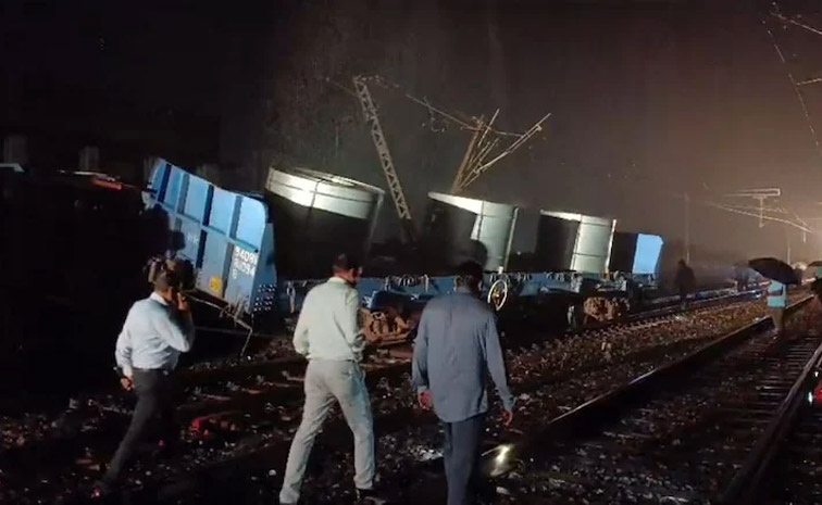 train-main.jpg
