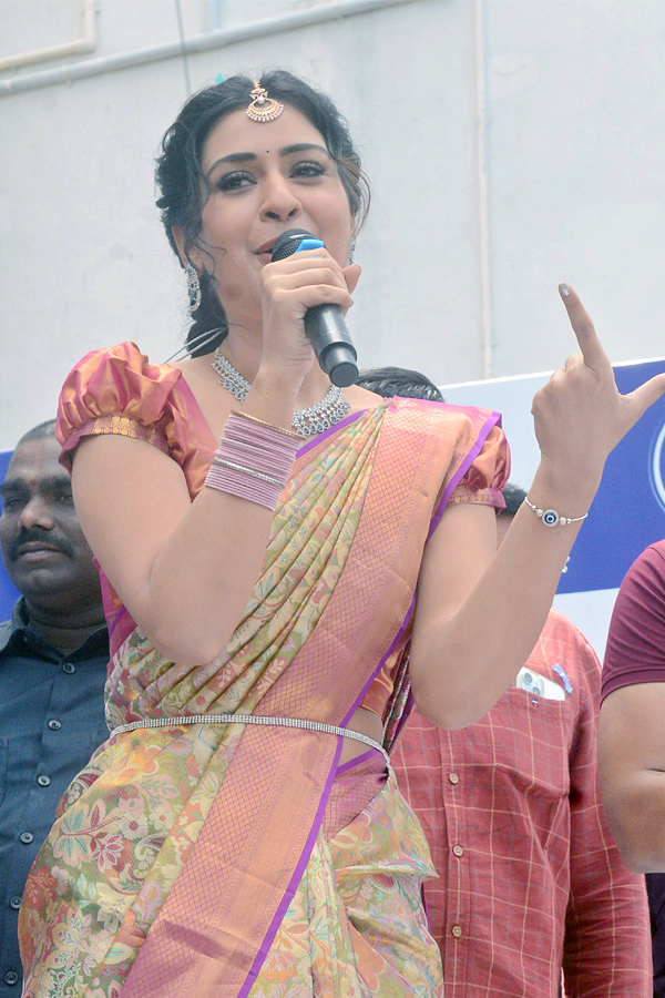 Hero_20Ram_20And_20Payal_20Rajput_20Inaugurates_20Shopping_20Mall_20At_20Nizamabad_20Photos_20_2810_29.jpg 2