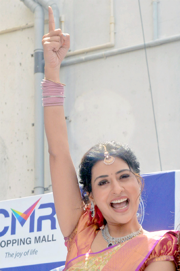 Hero_20Ram_20And_20Payal_20Rajput_20Inaugurates_20Shopping_20Mall_20At_20Nizamabad_20Photos_20_2815_29.jpg 7