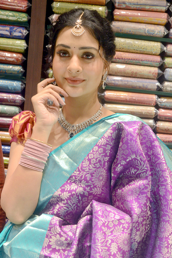 Hero_20Ram_20And_20Payal_20Rajput_20Inaugurates_20Shopping_20Mall_20At_20Nizamabad_20Photos_20_2819_29.jpg 20