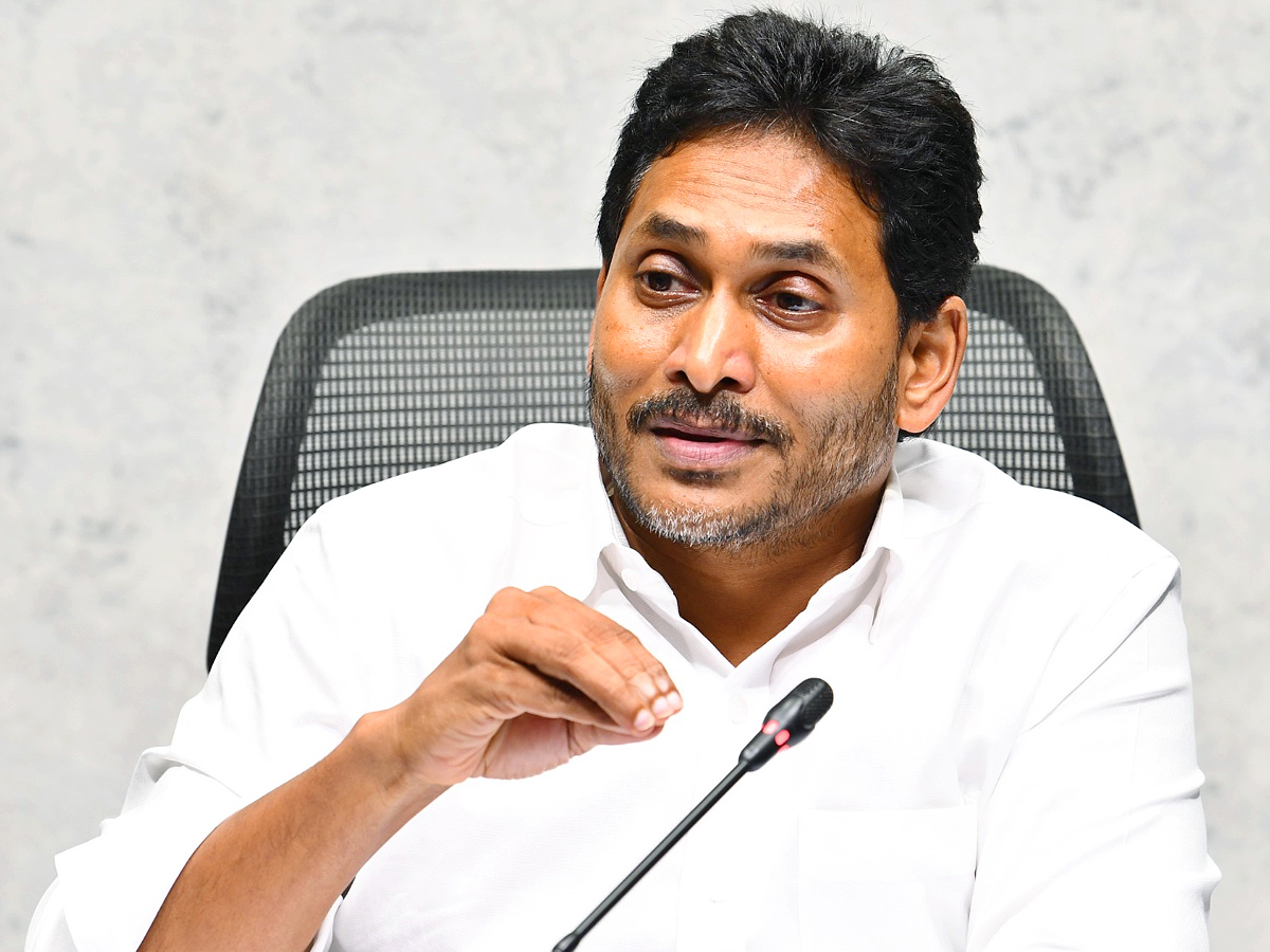 YS_20Jagan_20Press_20Meet_20on_20Tirumala_20Tour_20And_20Tirupati_20Prasadam_20Controversy_E2_80_AA_20Photos_20_2813_29.jpg 16