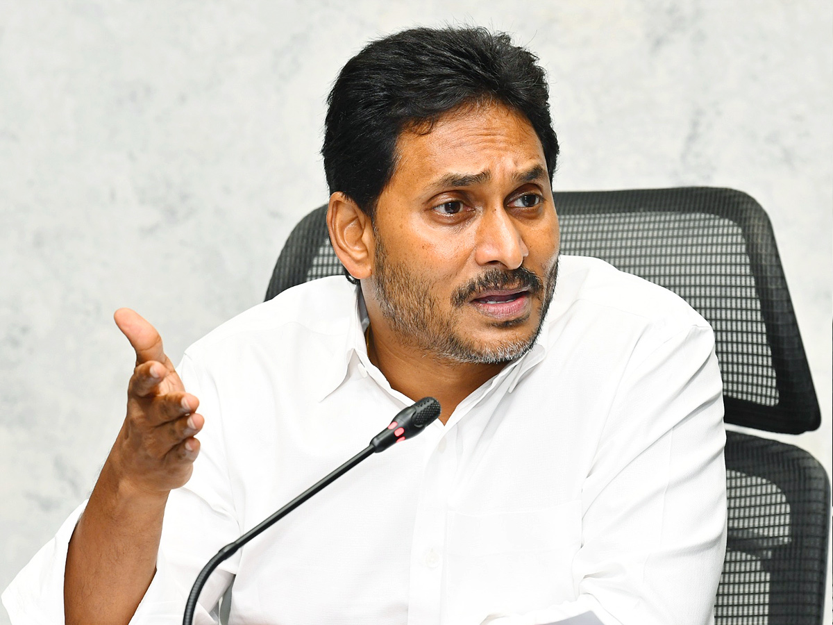 YS_20Jagan_20Press_20Meet_20on_20Tirumala_20Tour_20And_20Tirupati_20Prasadam_20Controversy_E2_80_AA_20Photos_20_283_29.jpg 6