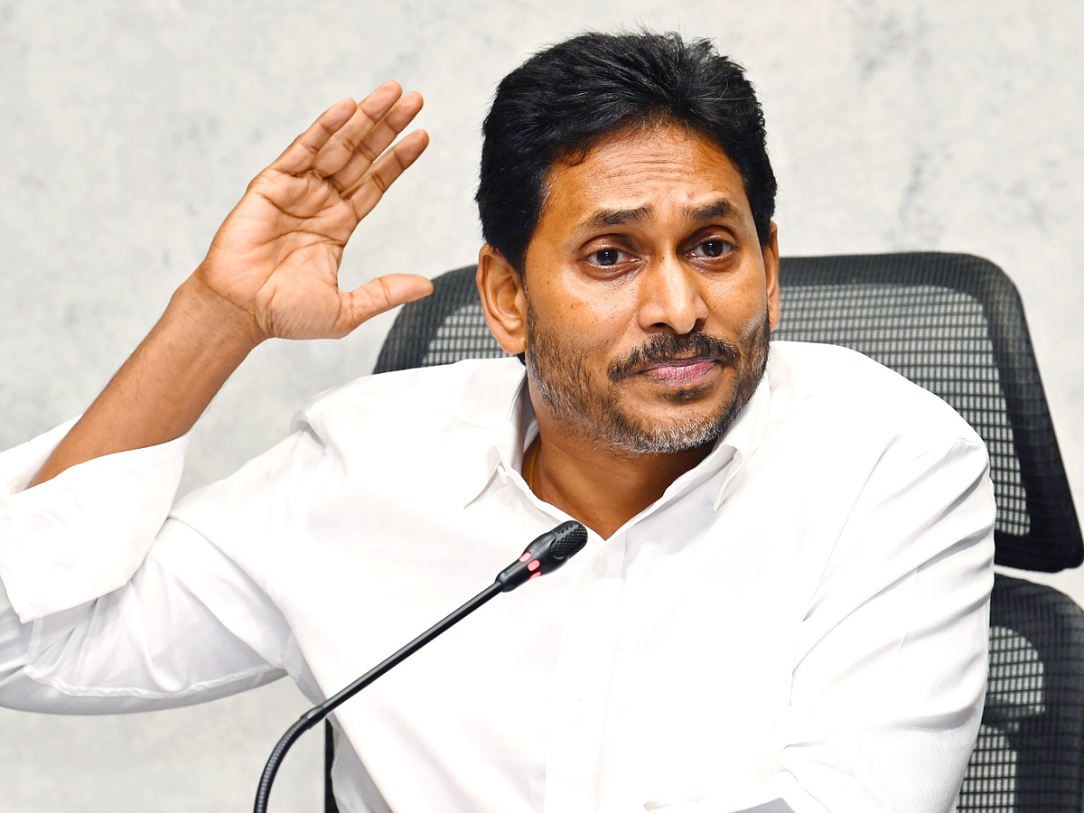 YS_20Jagan_20Press_20Meet_20on_20Tirumala_20Tour_20And_20Tirupati_20Prasadam_20Controversy_E2_80_AA_20Photos_20_284_29.jpg 7