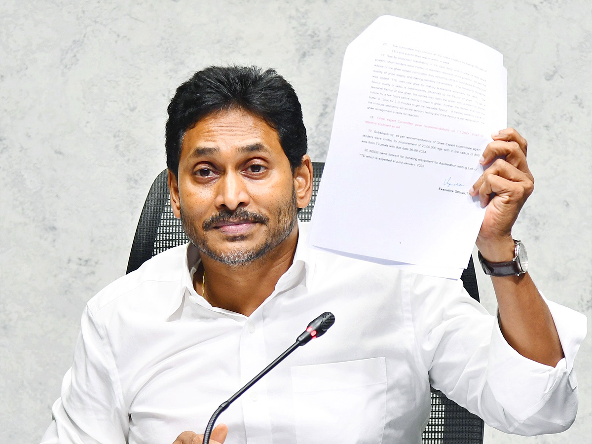 YS_20Jagan_20Press_20Meet_20on_20Tirumala_20Tour_20And_20Tirupati_20Prasadam_20Controversy_E2_80_AA_20Photos_20_286_29.jpg 9