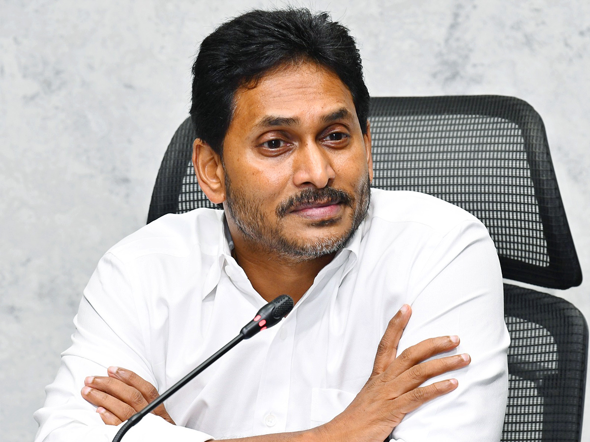 YS_20Jagan_20Press_20Meet_20on_20Tirumala_20Tour_20And_20Tirupati_20Prasadam_20Controversy_E2_80_AA_20Photos_20_289_29.jpg 12