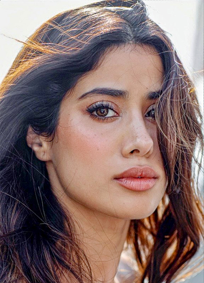 actress_20janhvi_20kapoor_20photos_20in_20devara_20movie__20_286_29.jpg 6