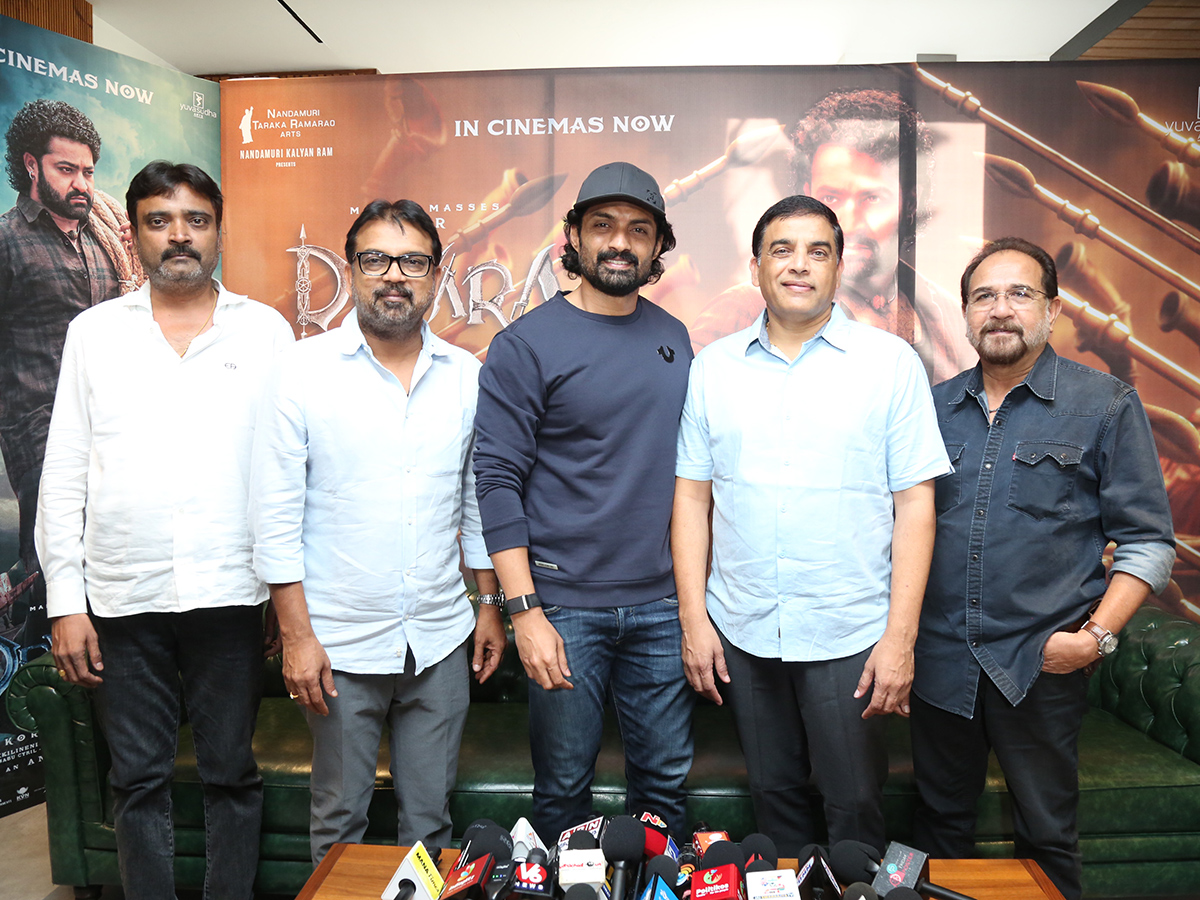 Devara_20Movie_20Success_20Celebrations_20Photos_5.jpg 5