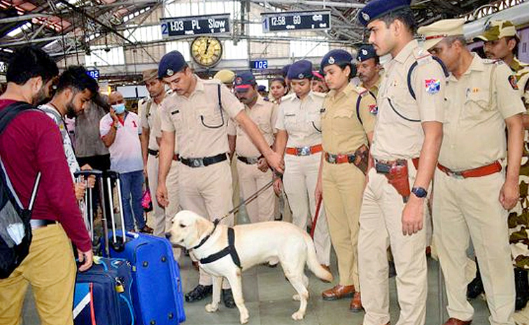 Mumbai-on-high-alert.jpg