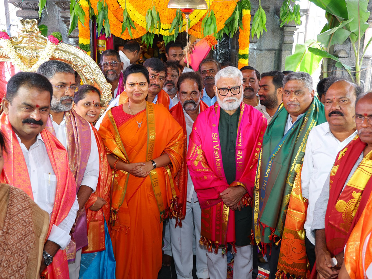 YSRCP_20Leaders_20Statewide_20Temple_20Pooja_20Photos_1.jpg 1