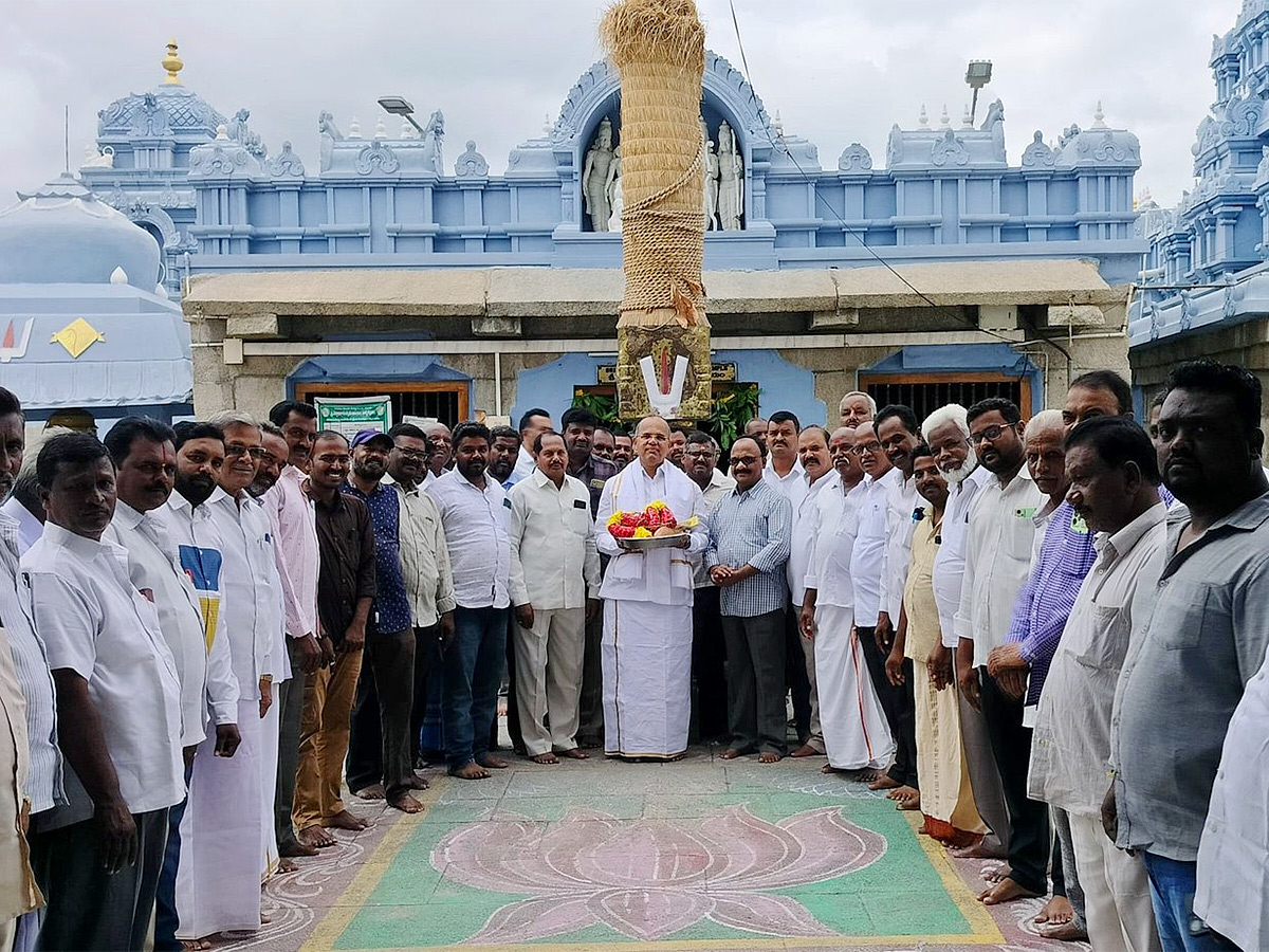 YSRCP_20Leaders_20Statewide_20Temple_20Pooja_20Photos_10.jpg 10