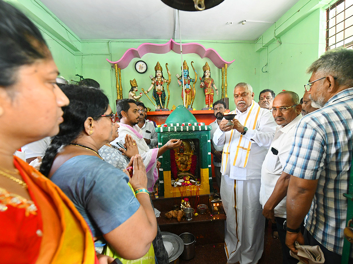 YSRCP_20Leaders_20Statewide_20Temple_20Pooja_20Photos_17.jpg 17