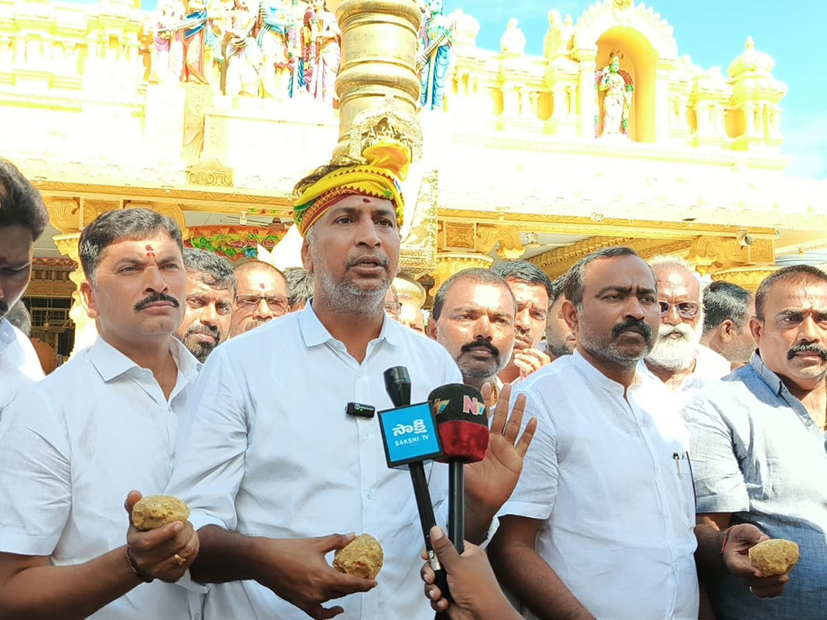 YSRCP_20Leaders_20Statewide_20Temple_20Pooja_20Photos_19.jpg 19